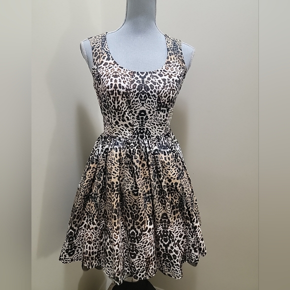 Jessica Simpson Dress Size 3/4 Leopard Print Cutout Back Sleeveless Fit & Flare - Picture 4 of 9